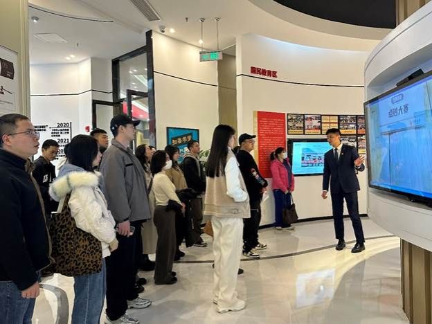 https://gs.swufe.edu.cn/__local/F/51/C0/A0E100A97BDEA4827AB299F0880_C31F673E_589EC.jpg